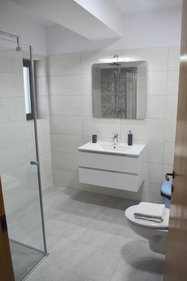Cosy&Minimalistic Apartments - Haret Building Sinaia Zewnętrze zdjęcie